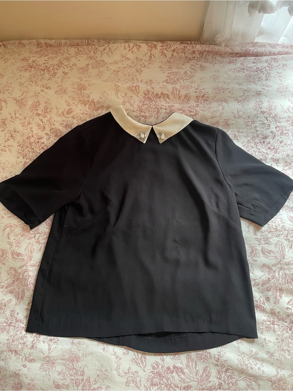 H&M Black Short-Sleeve Top with White Embellished Peter Pan Collar